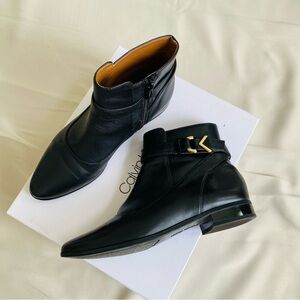 Calvin Klein farryn nappa low booties w pointy toe Zip closure